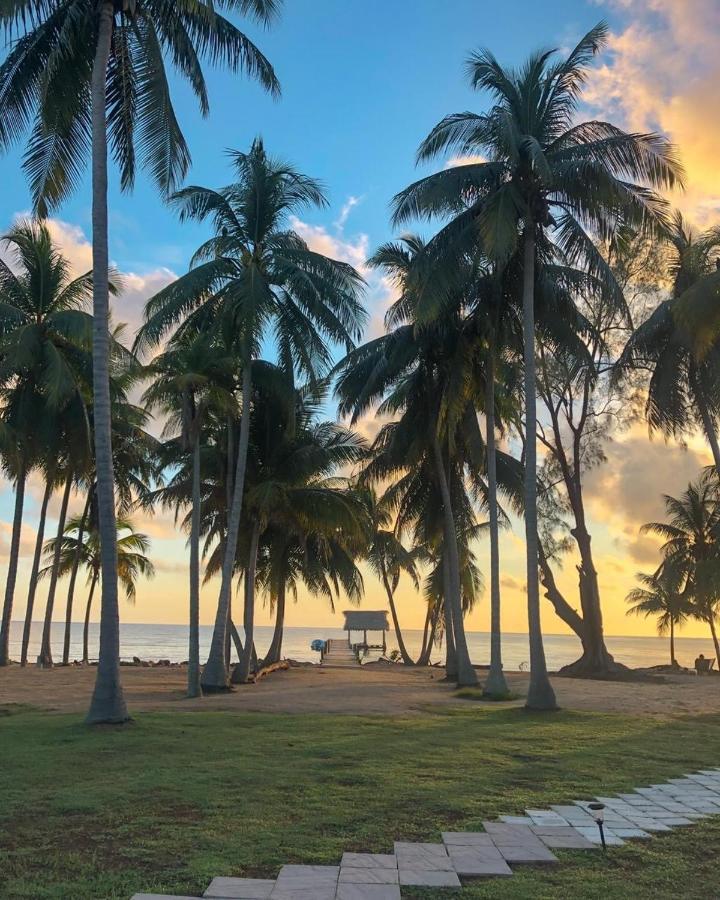 Pelican Beach Resort, Dangriga Eksteriør billede